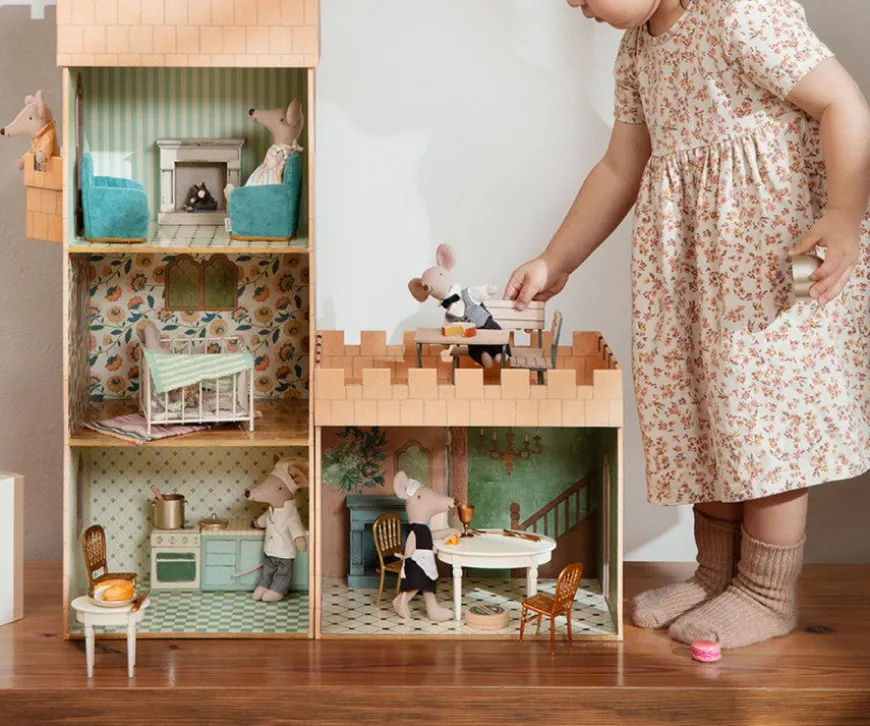 castle_hall_2-2.webp New Castle Hall Castle Furniture