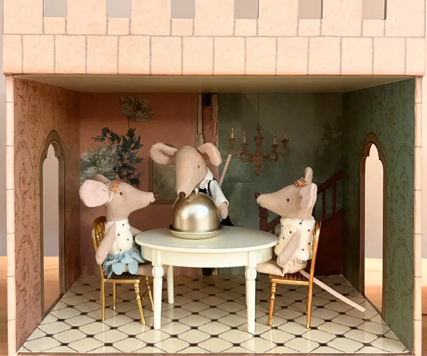 castle_hall_bundle_2.webp New Castle Hall Bundle Royal & Castle