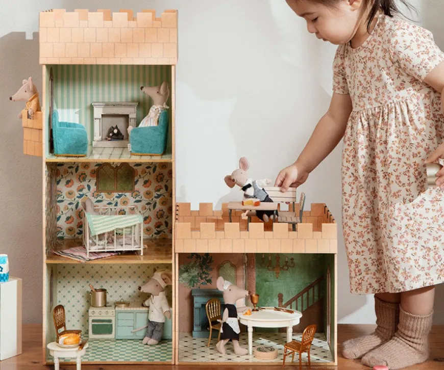 Best Fireplace, Vintage Off-White - Mouse Royal & Castle