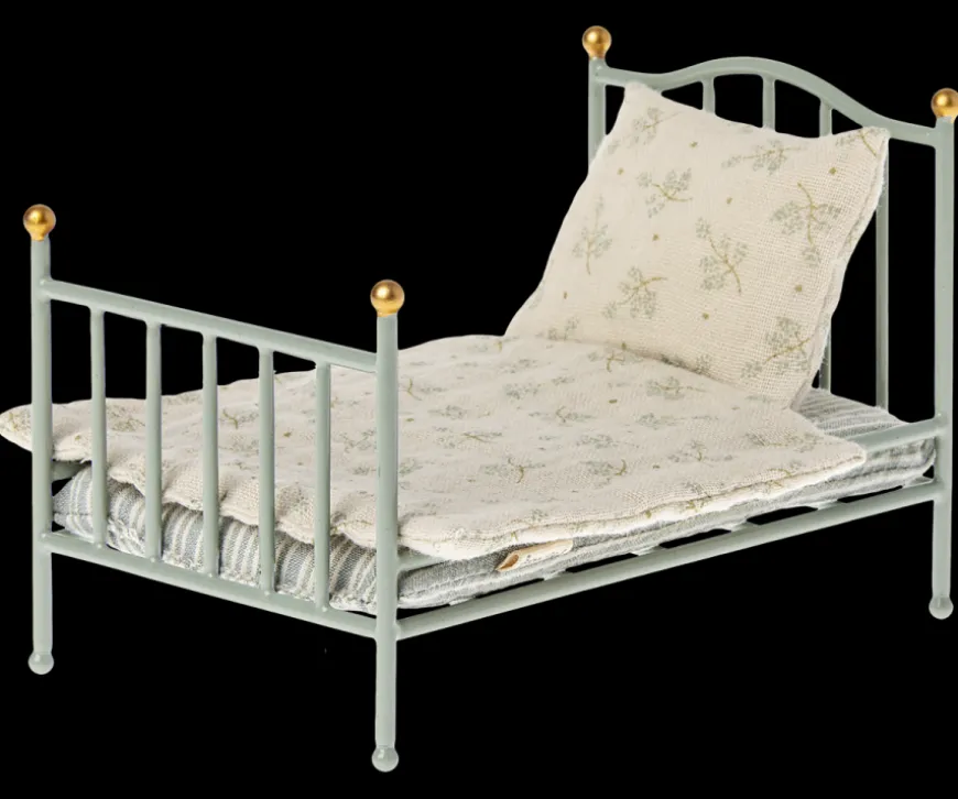 Best Sale Vintage Bed, Mouse - Mint Royal & Castle