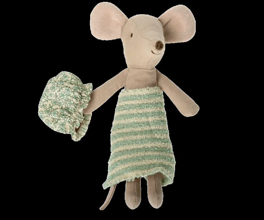 wellness_mouse_big_sister_2.webp Online Wellness Mouse, Big Sister Royal & Castle